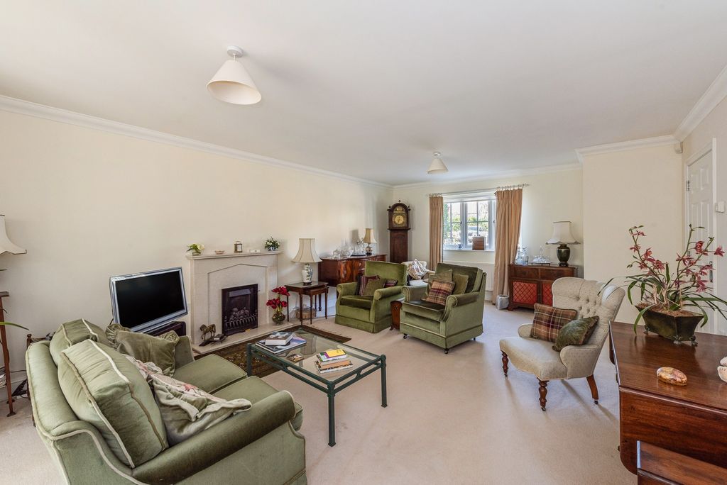 Property photo 3 of 11