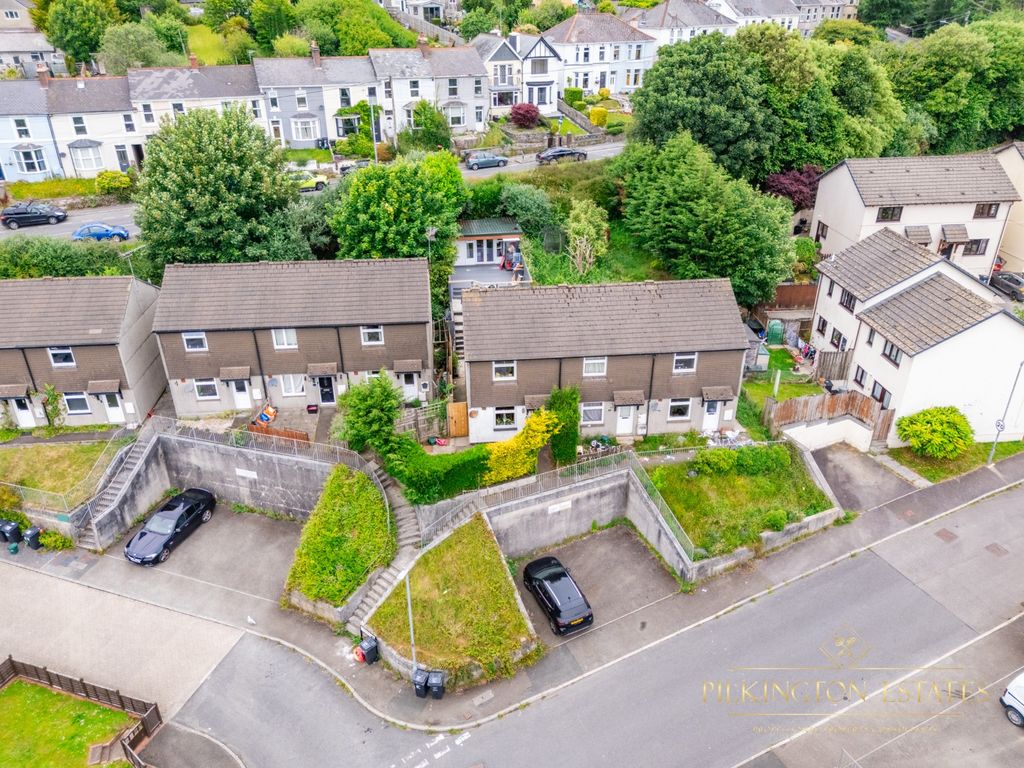 Property photo 1 of 15 4275210