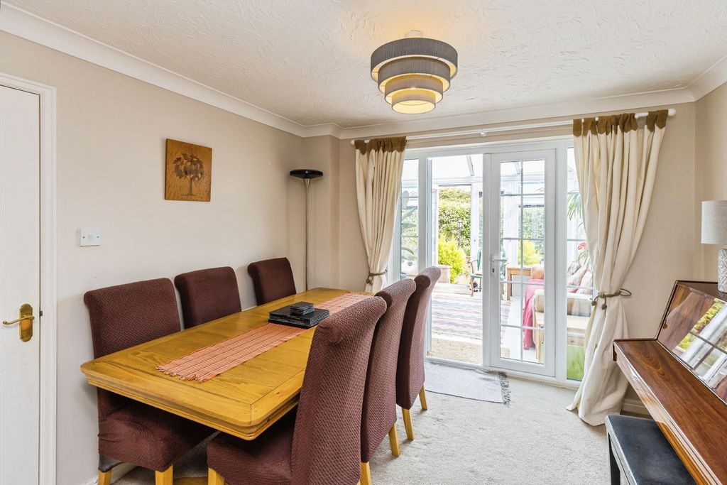 Property photo 3 of 15 Dining Room