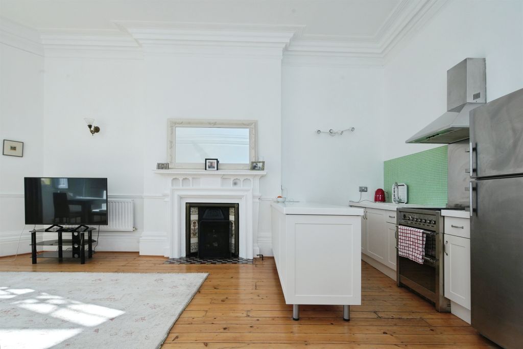 Property photo 3 of 22