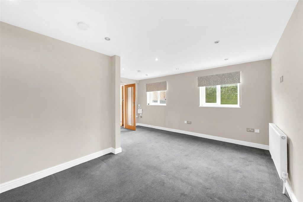 Property photo 2 of 10 Bel170058_14.ce26...