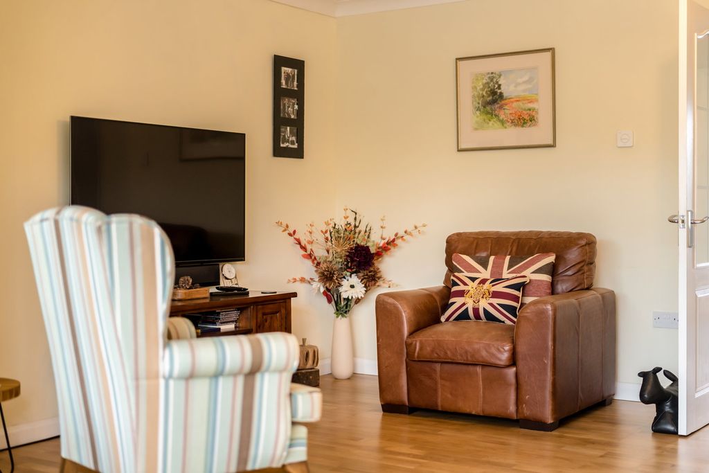 Property photo 3 of 21