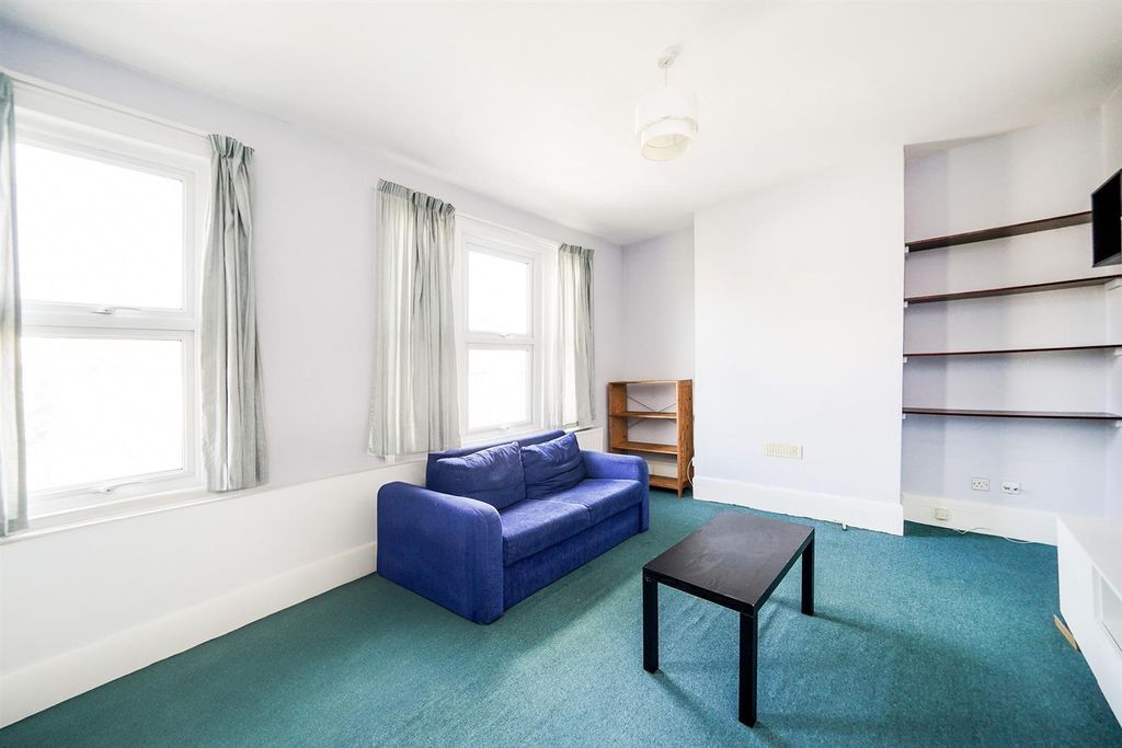 Property photo 2 of 9 39A Folkestone Rd-6_Web.Jpg