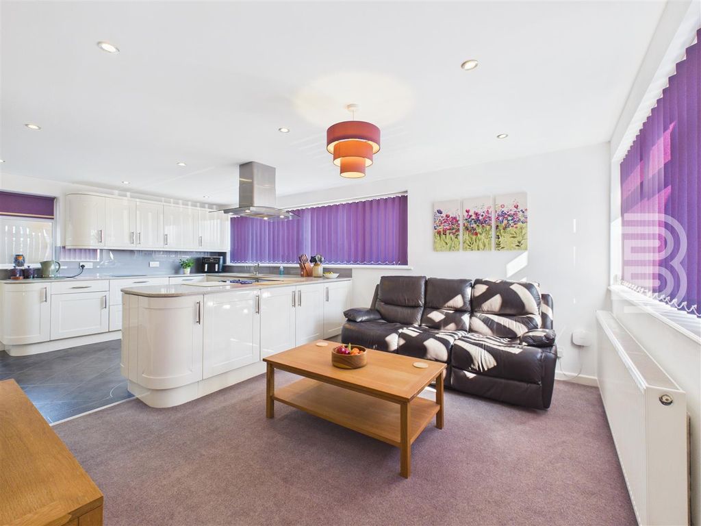 Property photo 2 of 31 Cam05587G0-Pr0147-Still017.Jpg