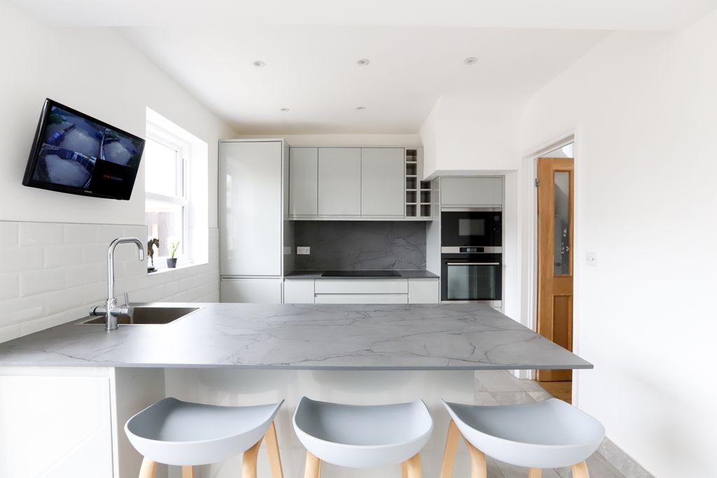 Property photo 3 of 16 Kitchen Diner