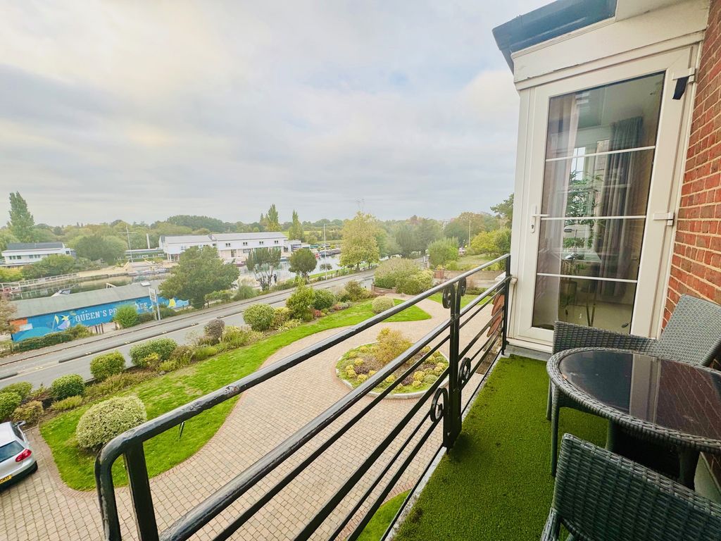 Property photo 3 of 15