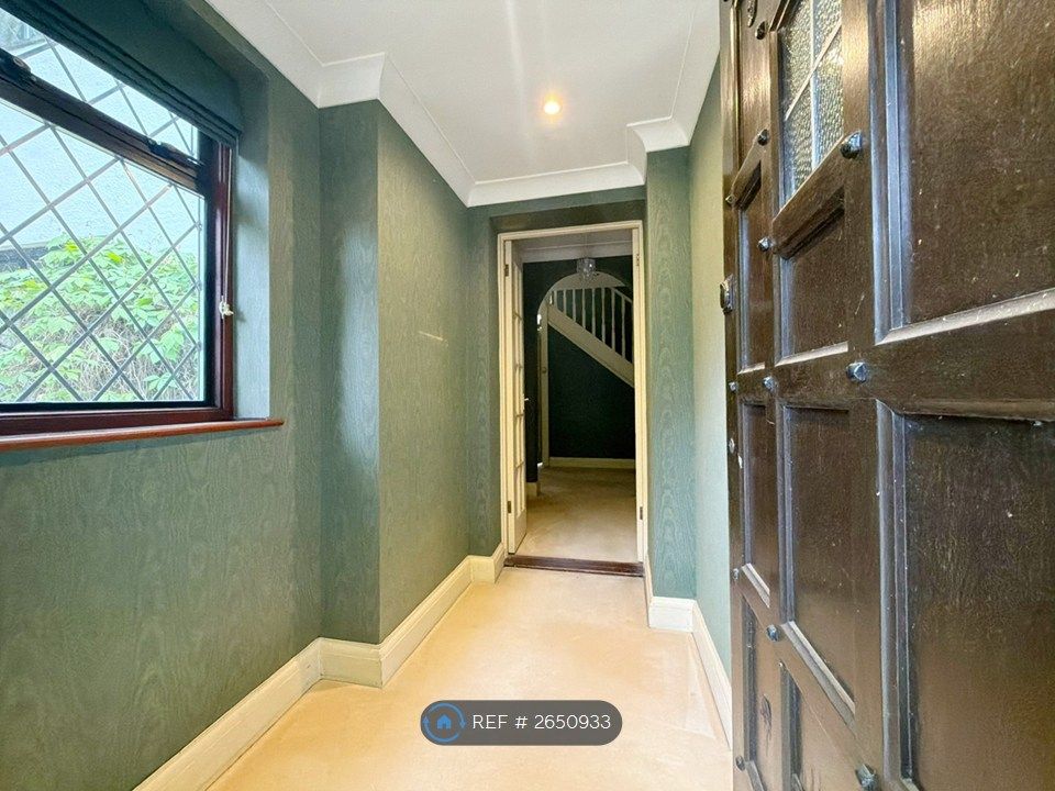 Property photo 3 of 28