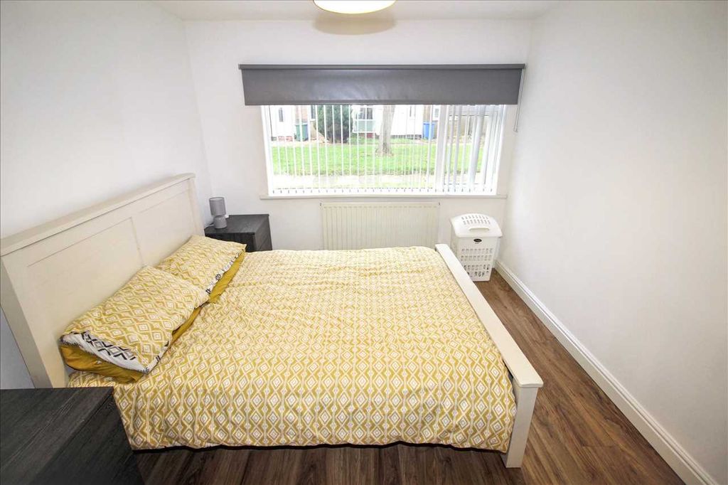 Property photo 3 of 8 Bedroom 1