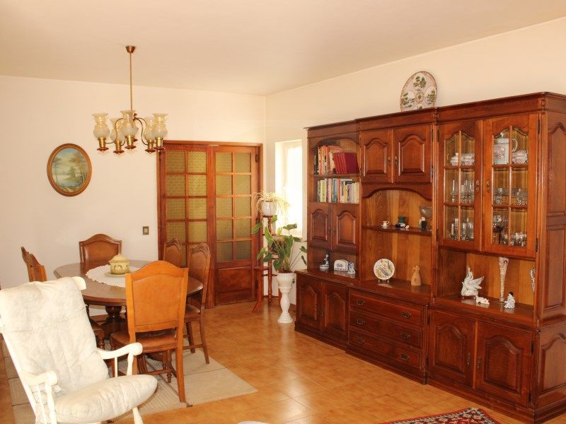 Property photo 2 of 32