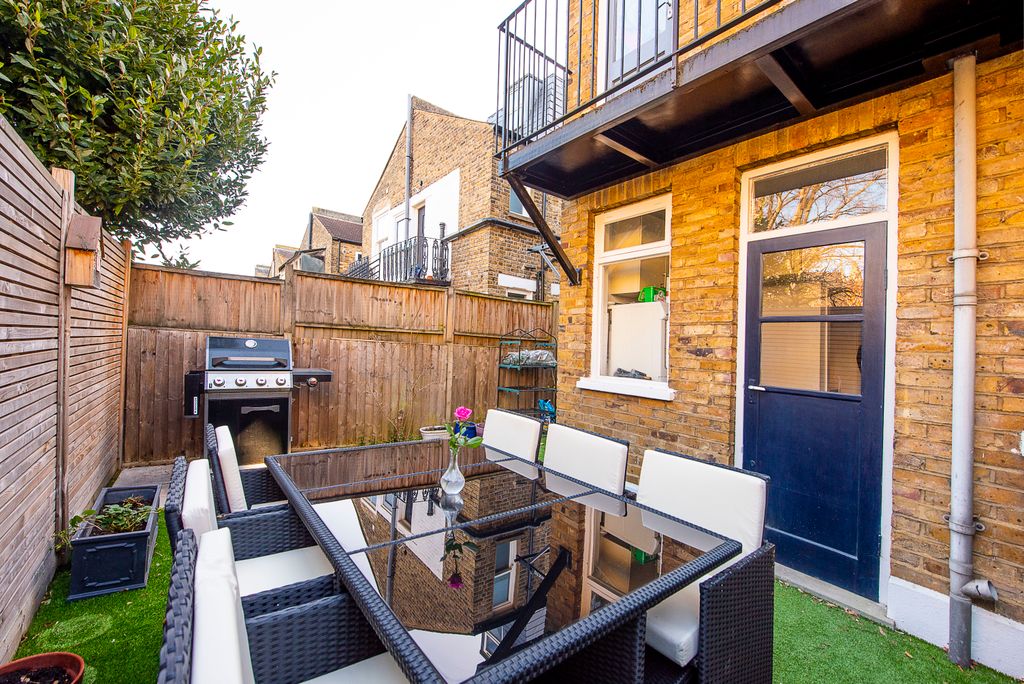 Property photo 3 of 11