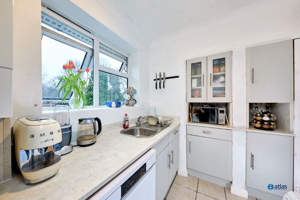 Property photo 2 of 12 Kitchen