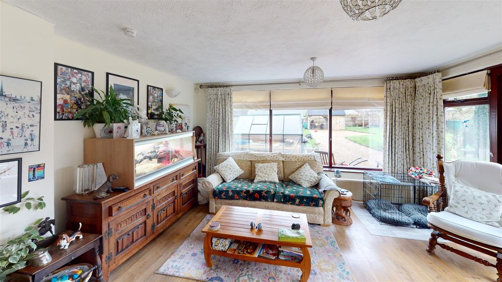 Property photo 3 of 19 Living-Room (8).Jpg