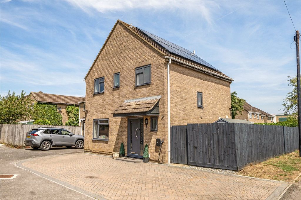 Property photo 1 of 17 External