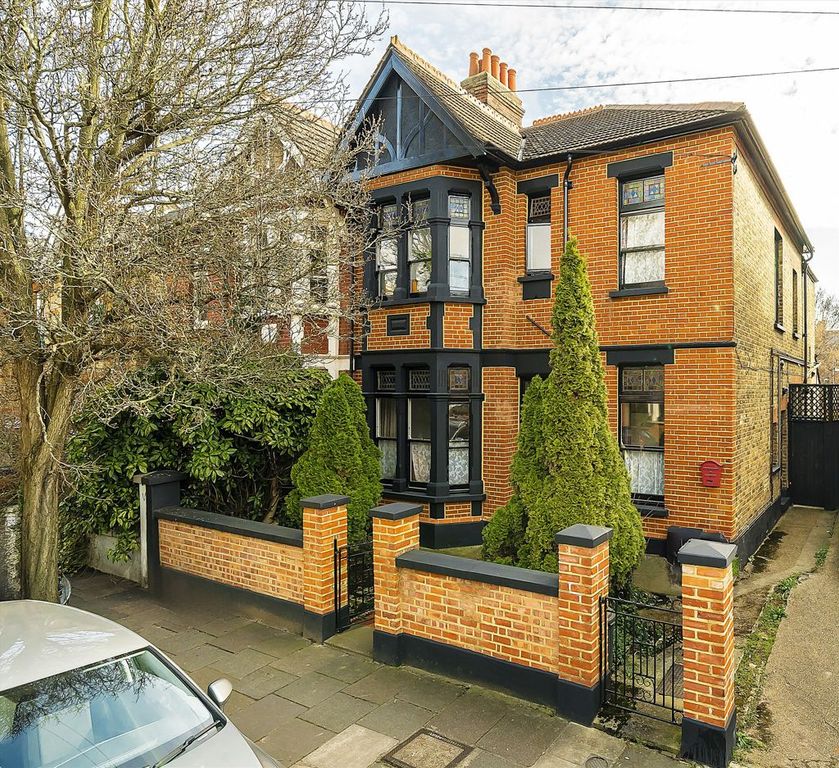 Property photo 1 of 5