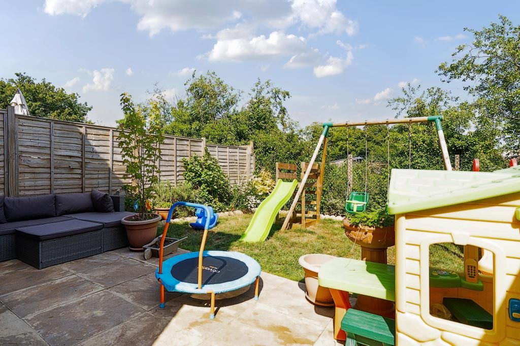 Property photo 2 of 22 Garden View