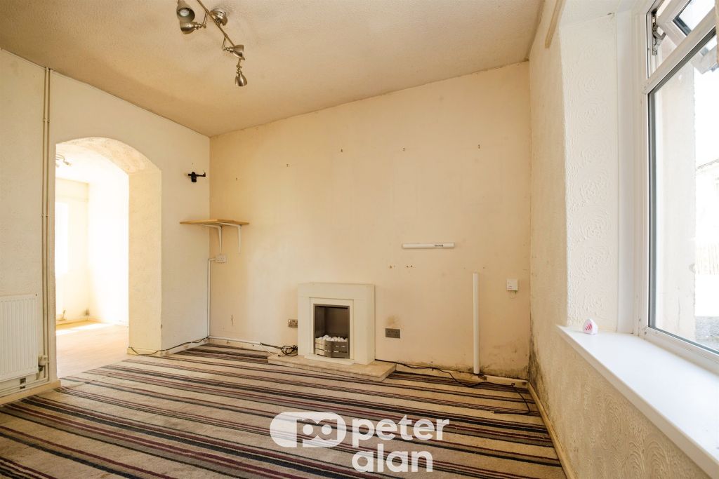 Property photo 3 of 32