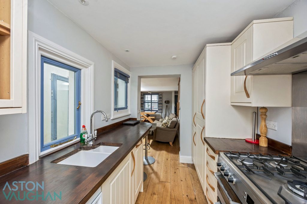 Property photo 3 of 16 5277424
