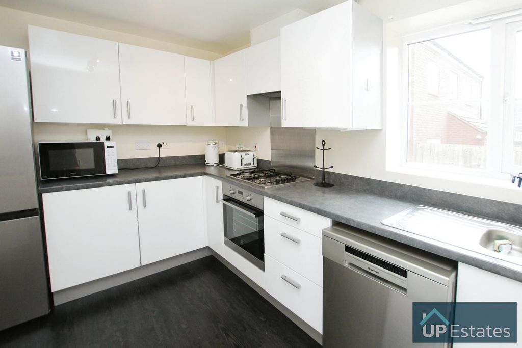 Property photo 2 of 15 Kitchen