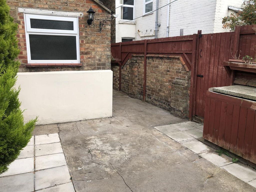 Property photo 2 of 12 Img_8974.Jpg