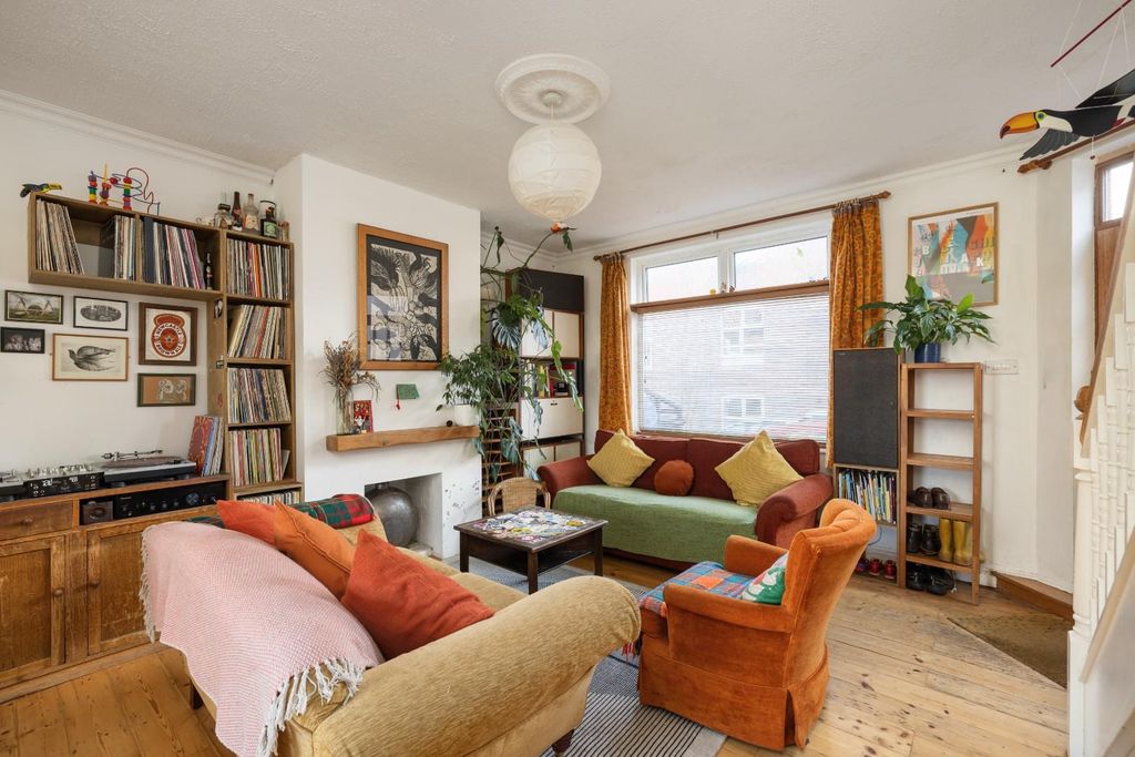 Property photo 3 of 46 Char8737.Jpg