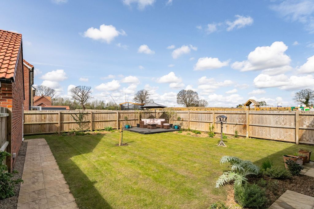 Property photo 2 of 21