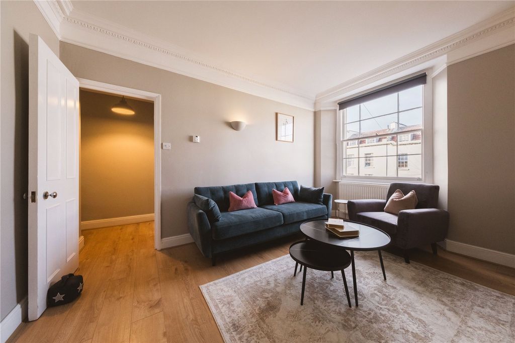 Property photo 2 of 11 Picture No. 16