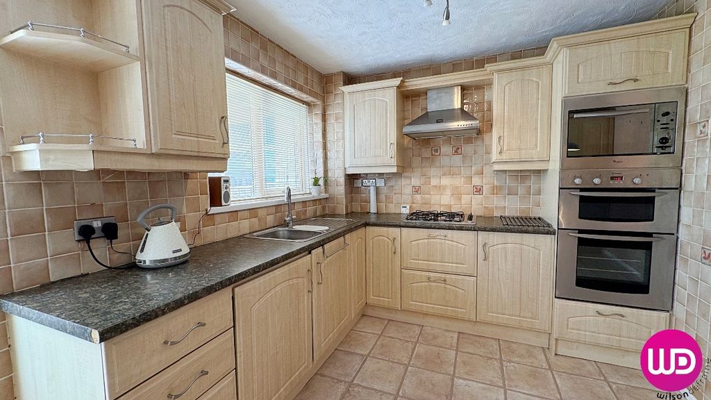 Property photo 2 of 34