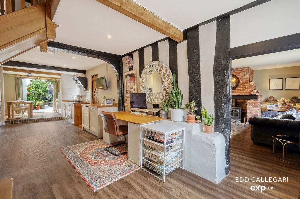 Property photo 3 of 27