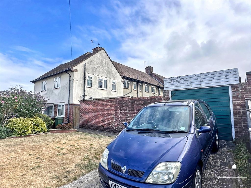 Property photo 2 of 17 01323 438506