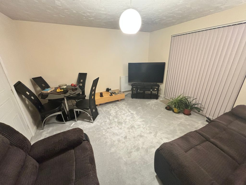 Property photo 3 of 12 Image