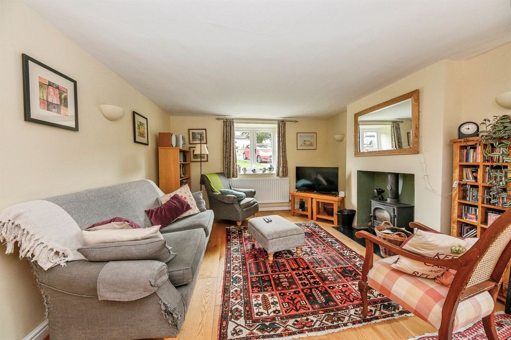 Property photo 2 of 17