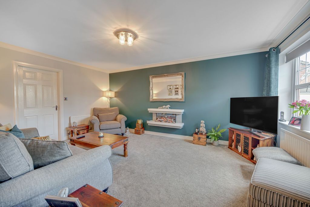 Property photo 2 of 29