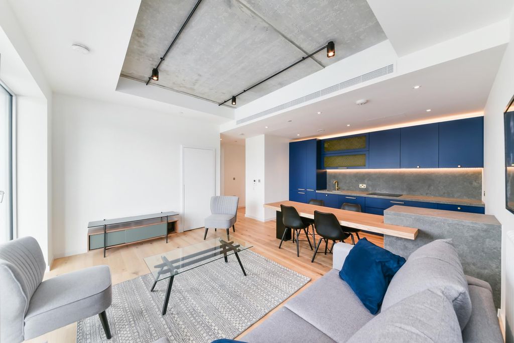 Property photo 3 of 22