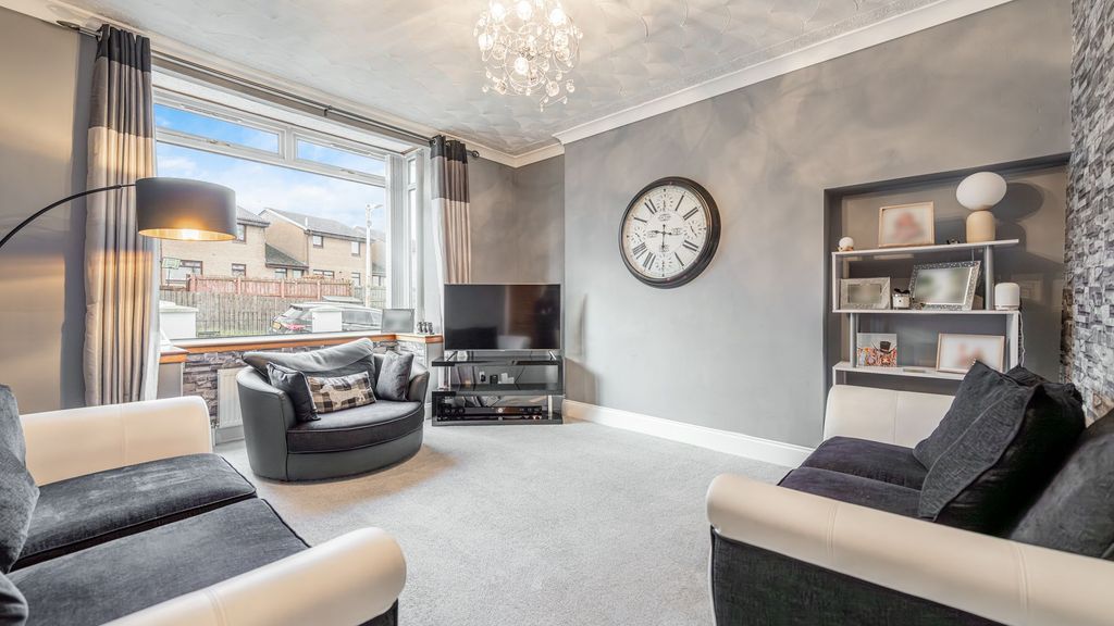 Property photo 2 of 26