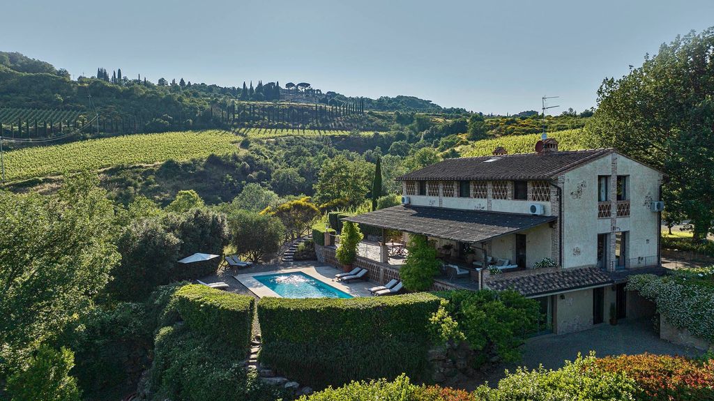 Property photo 2 of 23