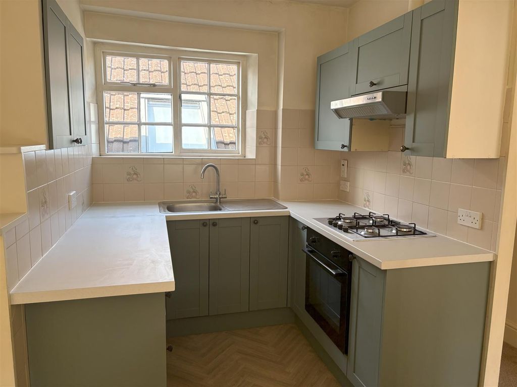 Property photo 3 of 13 Kitchen/Breakfast Room