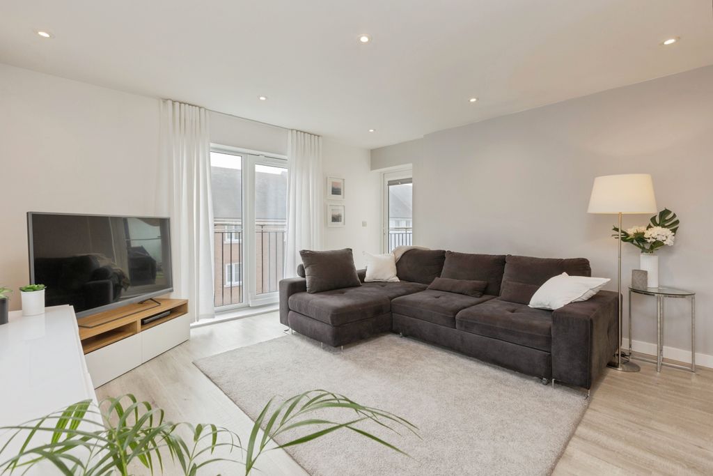 Property photo 3 of 20