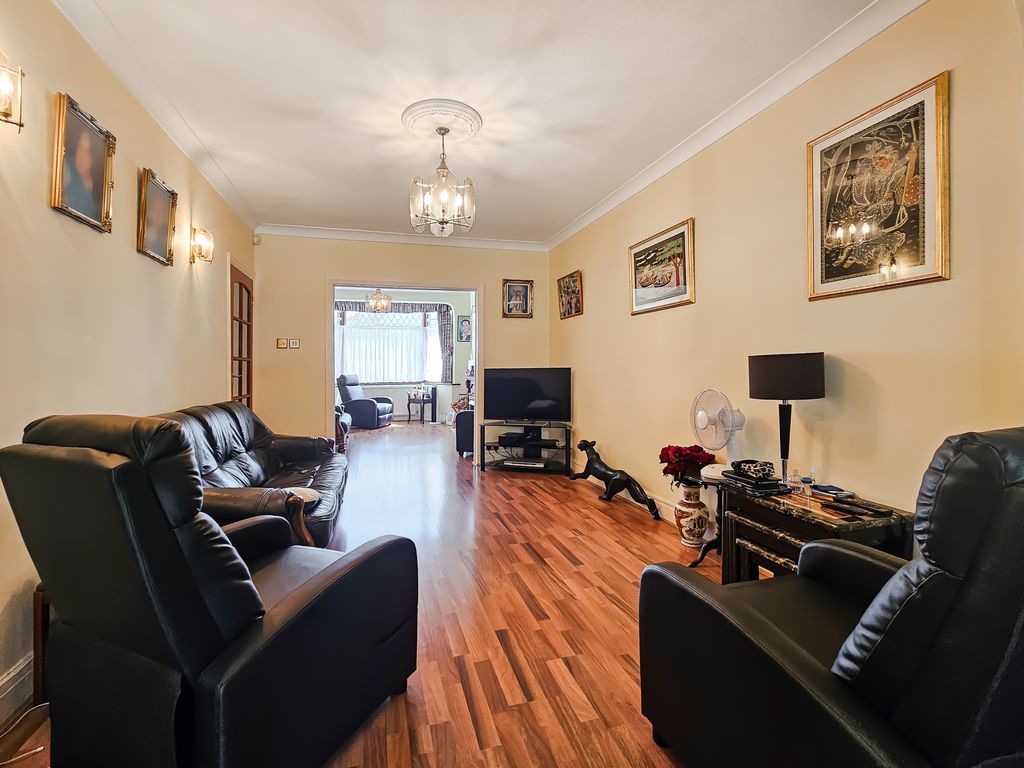 Property photo 3 of 27