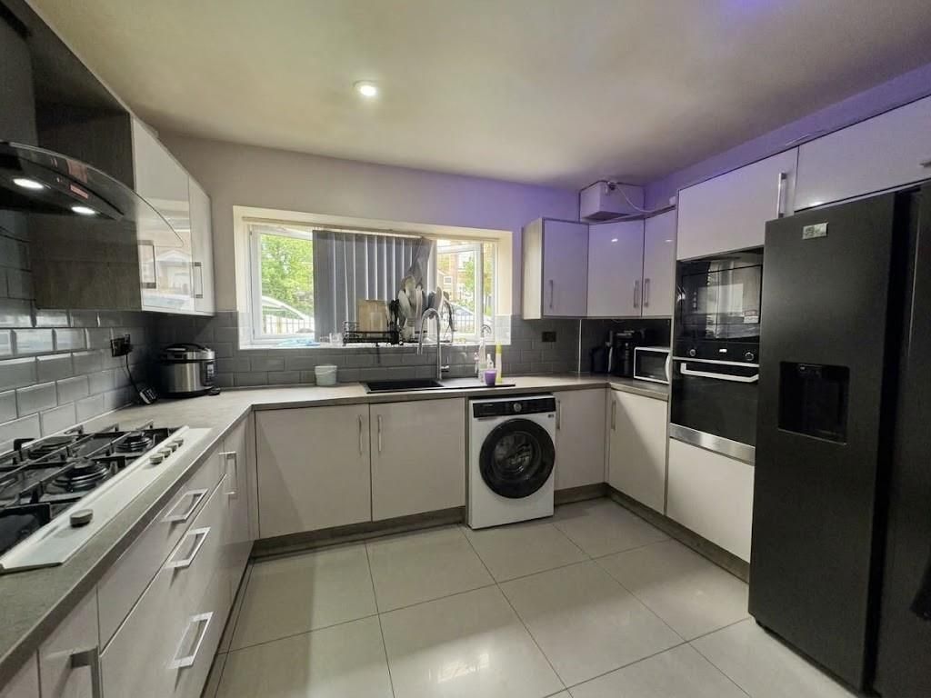 Property photo 1 of 12 1
