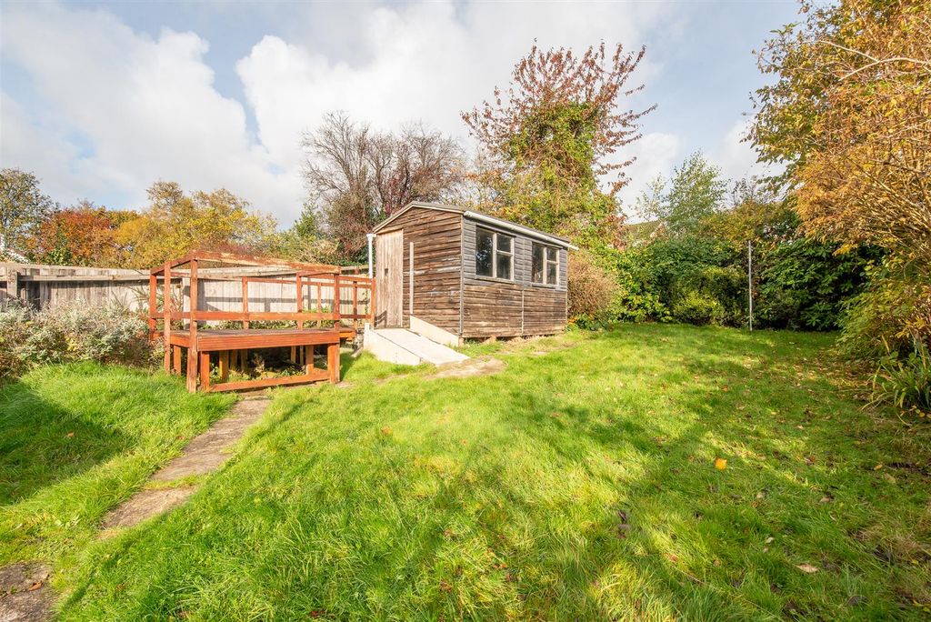 Property photo 2 of 22 Garden