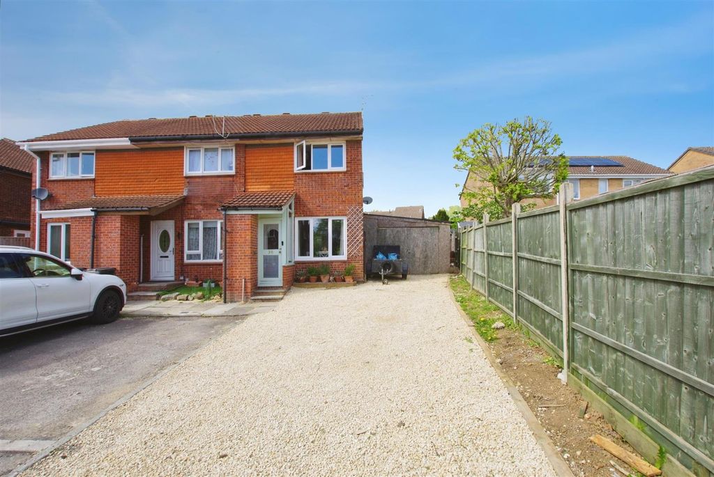 Property photo 2 of 10 Front