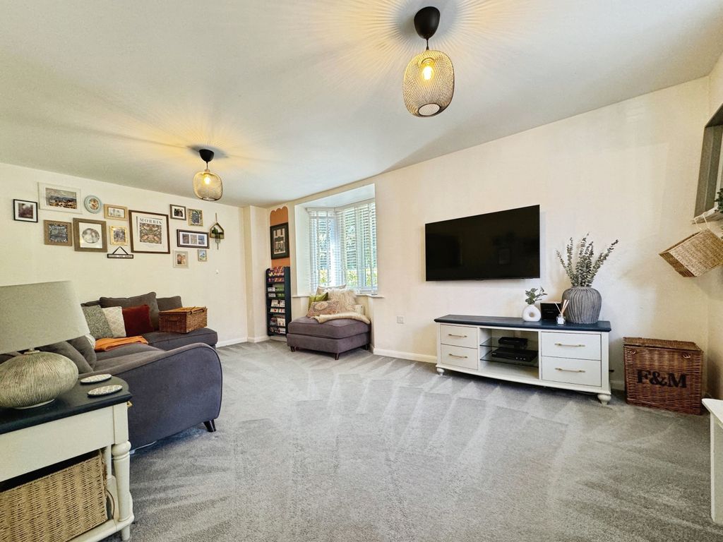 Property photo 3 of 25