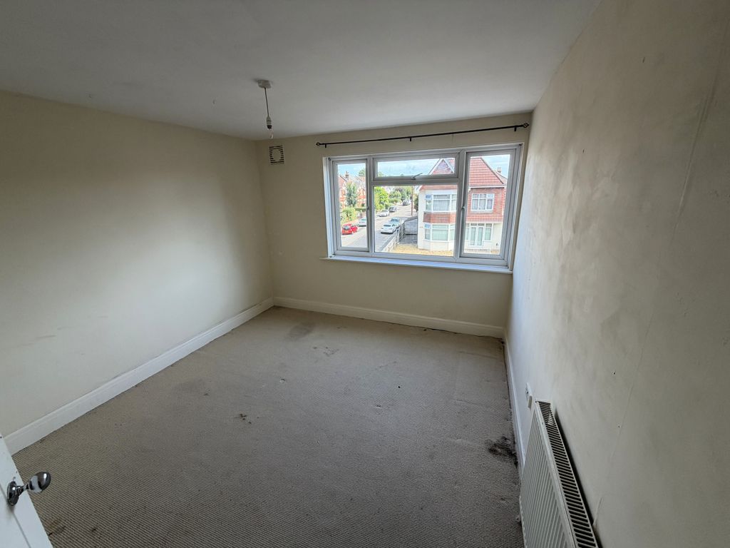 Property photo 3 of 5 Bedroom