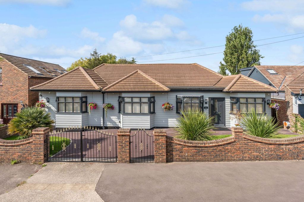 Property photo 2 of 62