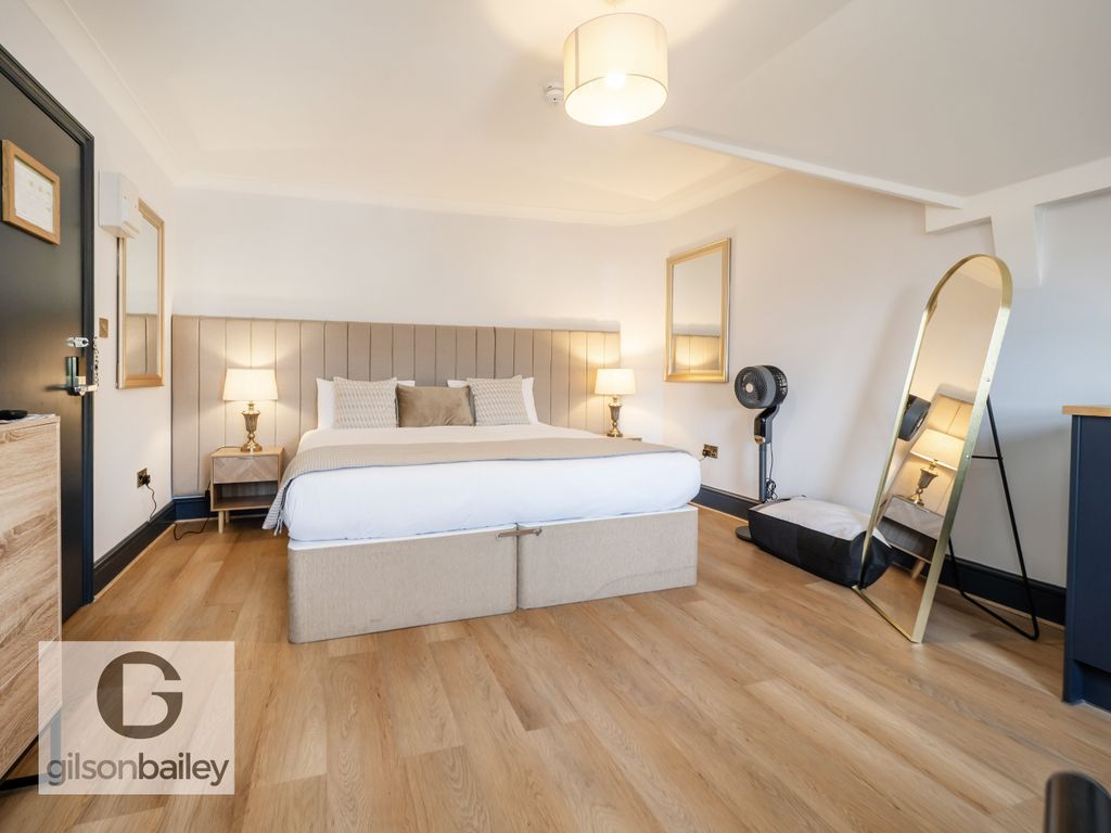Property photo 1 of 9 7-Flat5 52Apowrd-18