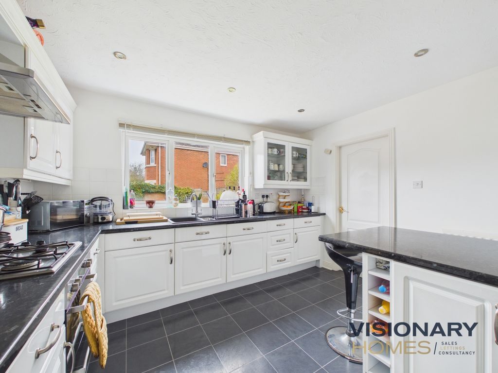 Property photo 3 of 17 Kitchen 2