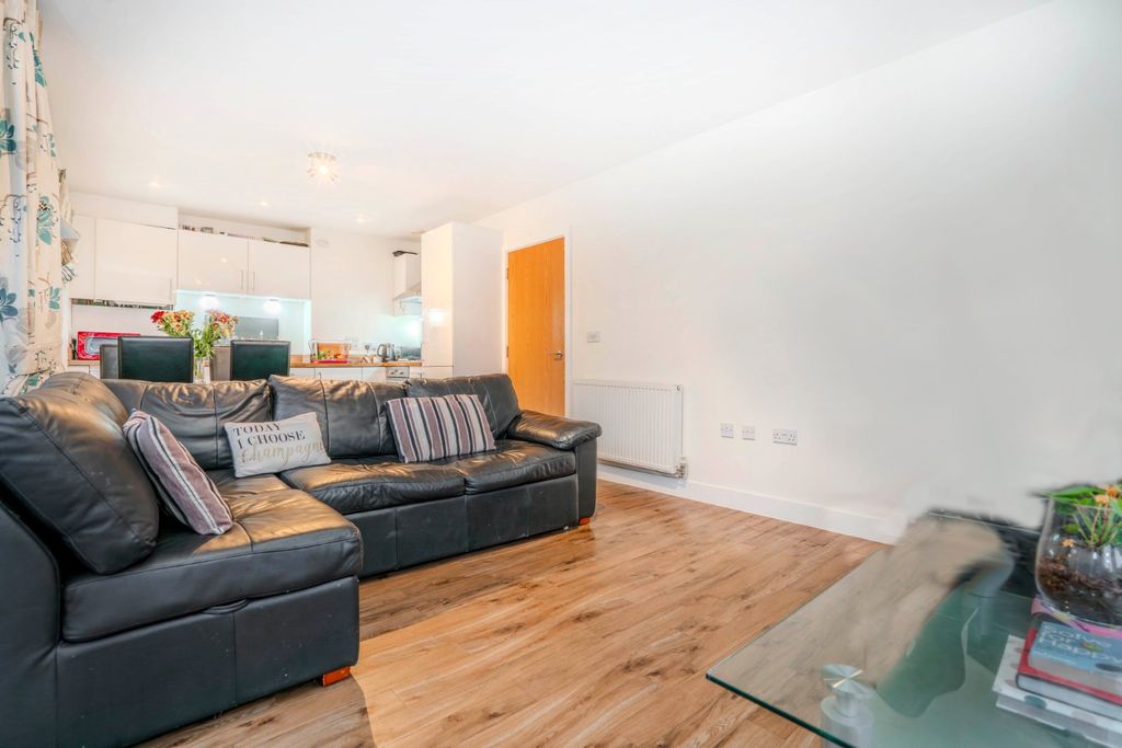 Property photo 2 of 13 Picture No. 12