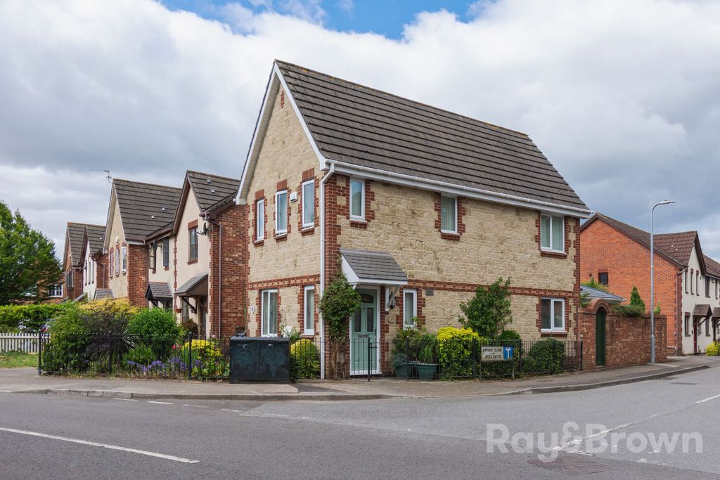 Property photo 1 of 52