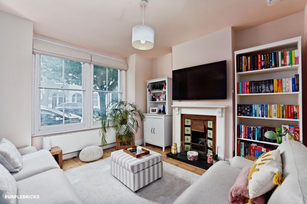 Property photo 2 of 17