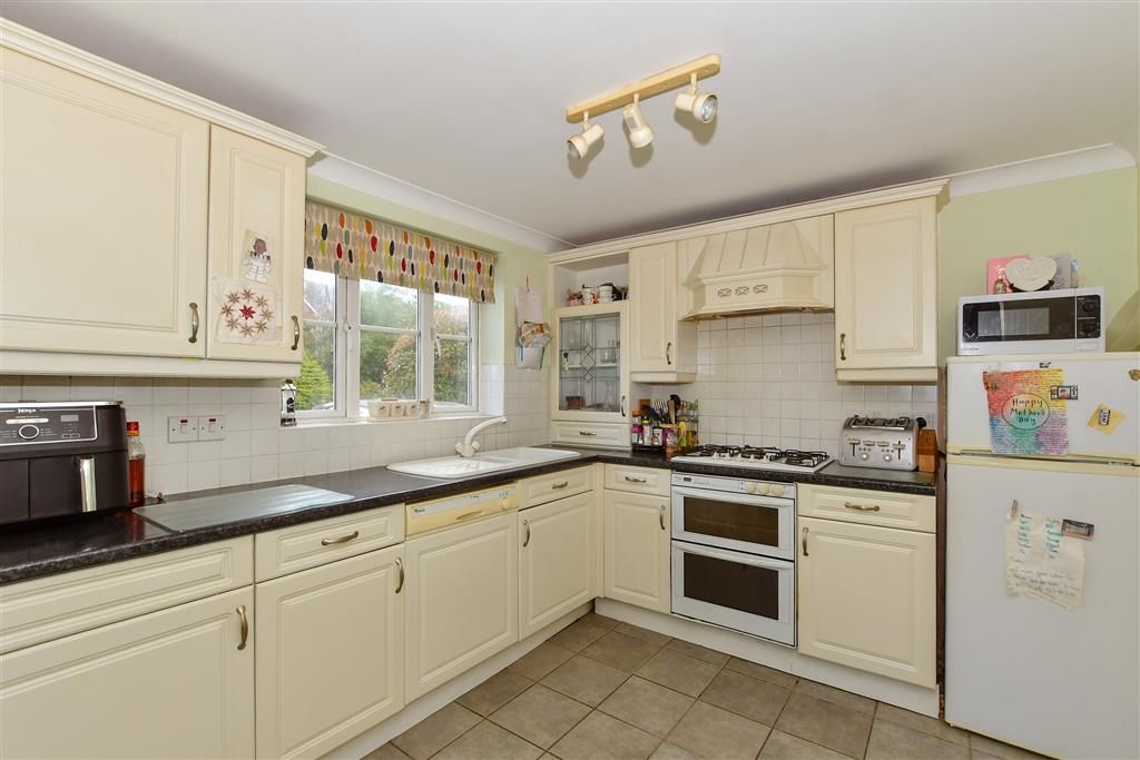 Property photo 1 of 12 Kitchen